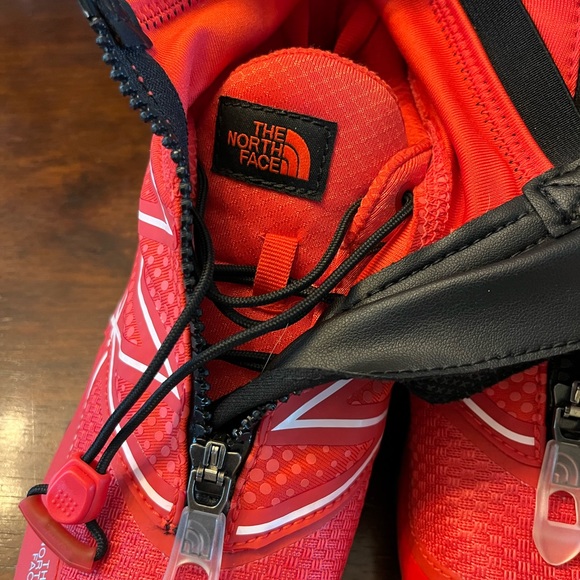 SOLD / The North Face Ultra MT Winter Runners - Picture 4 of 12
